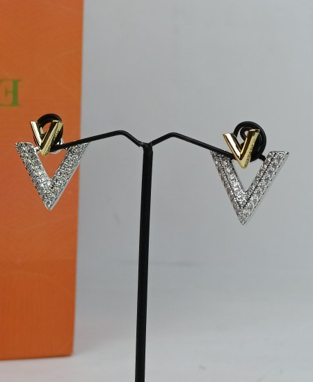 Jewelry Jungle Tree Ladies Ear Tops