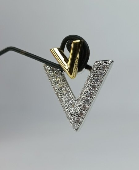 Jewelry Jungle Tree Ladies Ear Tops - Image 2