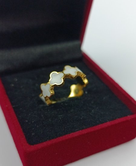Jewelry Ring White 0001
