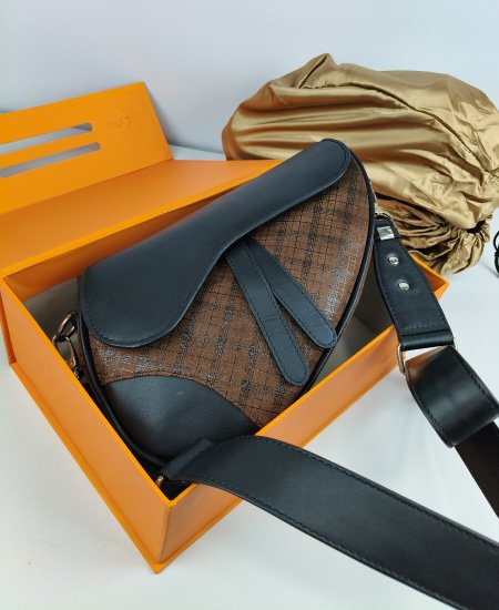 1.3 DIOR Saddle Brown Leather Handbag