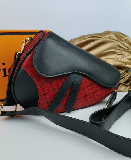 1.3 DIOR Saddle Red Leather Handbag