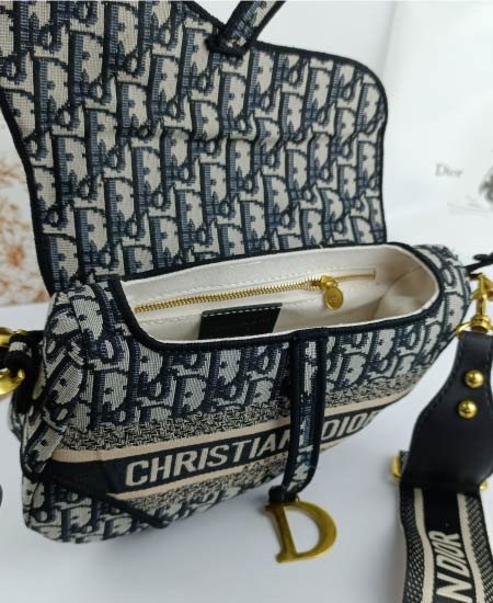 DIOR Saddle Bag Handbag - Image 3