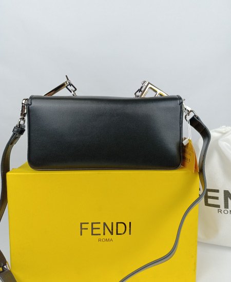Fendi handbag in Pakistan - Image 4