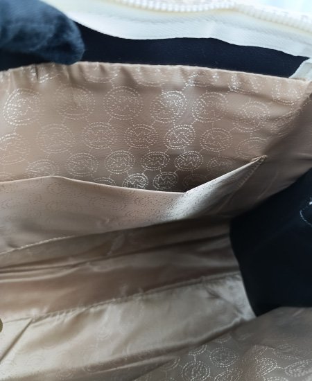 Michael Kors Tote Handbags Off-White - Image 6