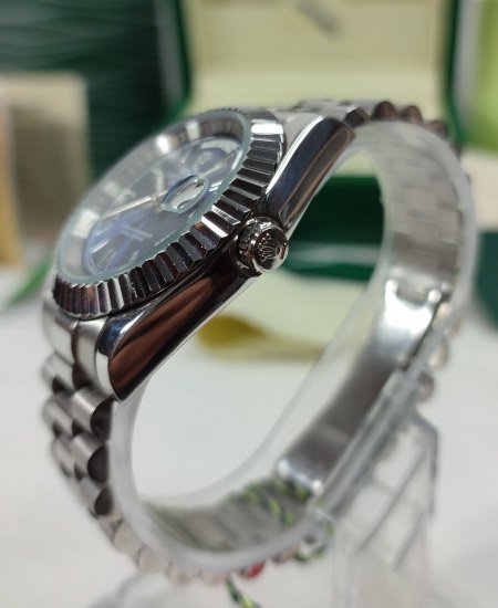 Rolex watch Day-Date Men's Watch White Gold Blue Dial 228239 - Image 5