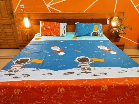 Kid's On Moon Bed Sheet - Image 3