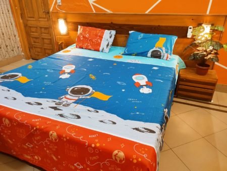 Kid's On Moon Bed Sheet - Image 5