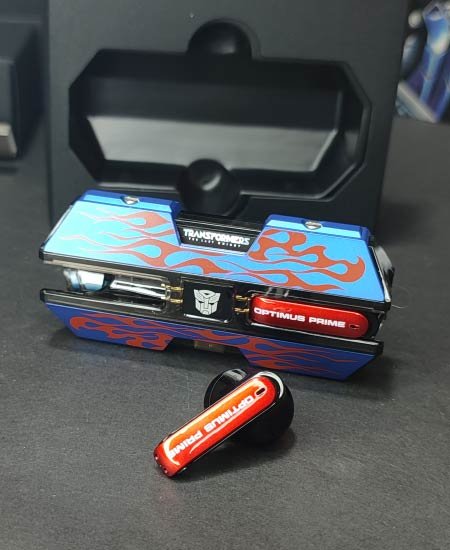 Optimus Prime Earbuds Original Transformers - Image 5