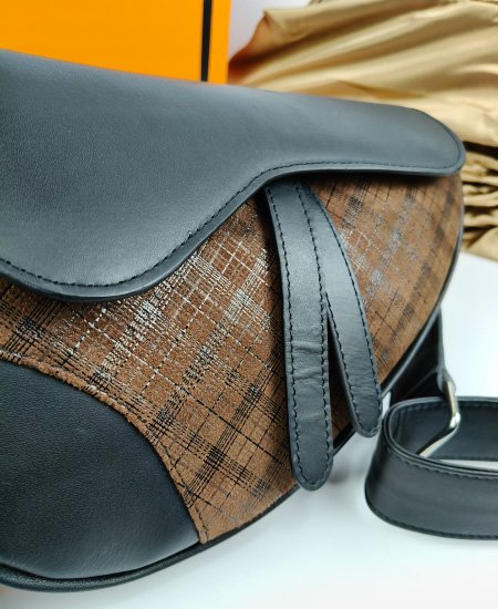 1.3 DIOR Saddle Brown Leather Handbag - Image 8